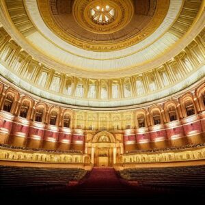 The Royal Albert Hall – Navigating the Victorian “Great Echo.”